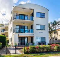 Waterfront views from private rooftop balcony - Bayview South Esp Bongaree - Kingaroy Accommodation