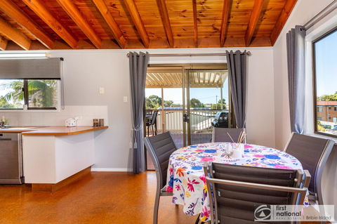 Family Holiday Haven On Boronia 100m To Beach - Kingaroy Accommodation 18