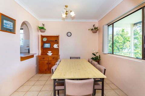 Water Views - Top Floor -Clearview Apartments South Esp, Bongaree - Kingaroy Accommodation 7
