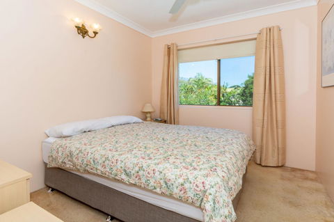 Water Views - Top Floor -Clearview Apartments South Esp, Bongaree - Kingaroy Accommodation 5