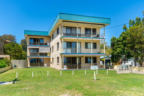 Water Views - Top Floor -Clearview Apartments South Esp, Bongaree - Kingaroy Accommodation 11