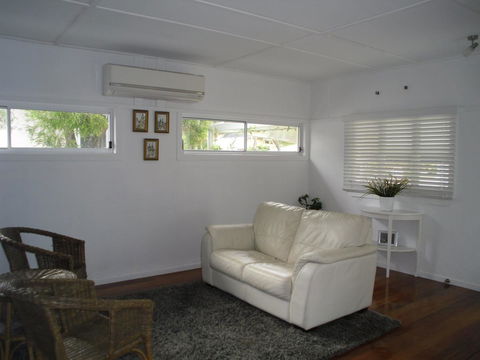 Hampton Cottage- Delightful Cottage Bring Your Dog! - Kingaroy Accommodation 10