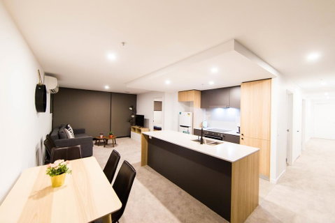 Mid Night Apartment Canberra City Onsite Parking - Kingaroy Accommodation 2