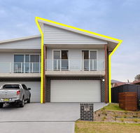 'Birubi Breezes' 2/7 Fitzroy St - Large Duplex with Air Conditioning WIFI  only 5 minute walk to the beach - Kingaroy Accommodation