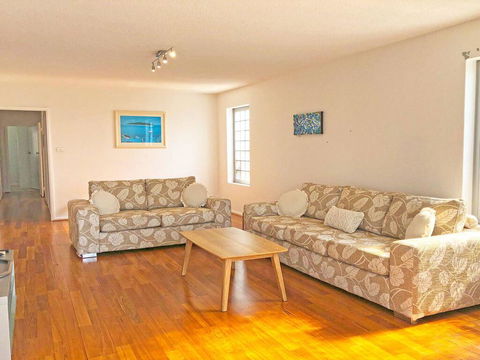 'Mooring One Downstairs', 23 Shoal Bay Rd - Fantastic Ground Floor Duplex With Views, WIFI And Air Conditioning - Kingaroy Accommodation 1