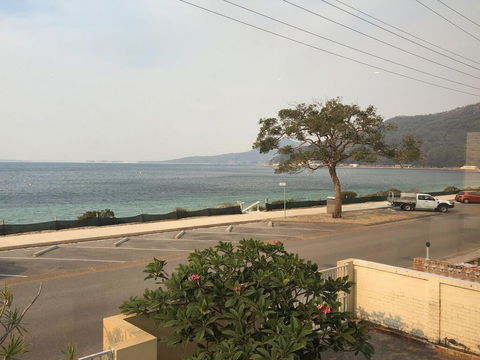 'Mooring Two Upstairs', 23 Shoal Bay Rd - Stunning Views, WIFI, Air Conditioning And Boat Parking - Kingaroy Accommodation 2