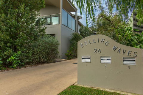 'Rolling Waves 2' On Ocean Drive - Kingaroy Accommodation 0