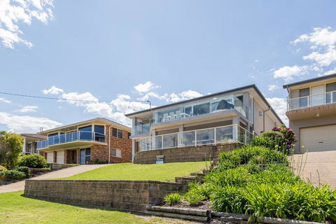 'Salt & Light' Mollymook - Kingaroy Accommodation 1