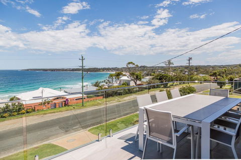 'Salt & Light' Mollymook - Kingaroy Accommodation 0