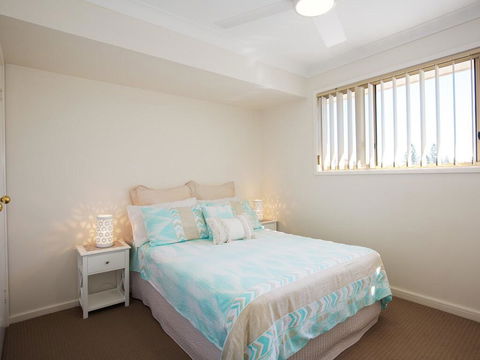 'Walk On Birubi', 1/40 Ocean Ave - Pet Friendly, WIFI, Boat Parking & Water Views - Kingaroy Accommodation 3