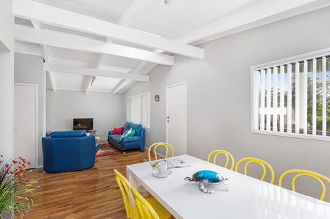 'White Sands', Mollymook - Kingaroy Accommodation 2