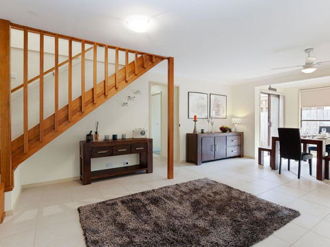 'Willows At The Bay' 111 Horace St - Large House With Aircon, WIFI And Boat Parking. - Kingaroy Accommodation 3