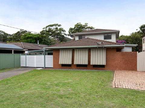'Willows At The Bay' 111 Horace St - Large House With Aircon, WIFI And Boat Parking. - Kingaroy Accommodation 0