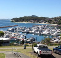 1 'Laman Lodge' 15 Laman Street - stunning air conditioned unit with water views and WIFI - Kingaroy Accommodation