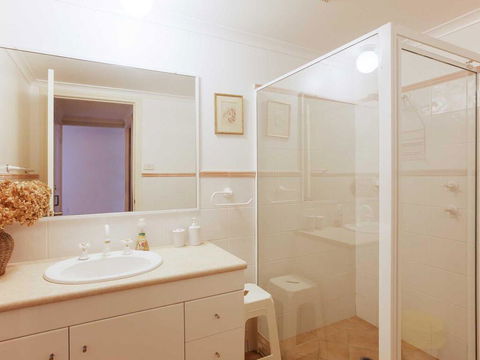 1 'Peninsula Waters', 2-4 Soldiers Point Road - Aircon, Pool & Massive Outdoor Area - Kingaroy Accommodation 3