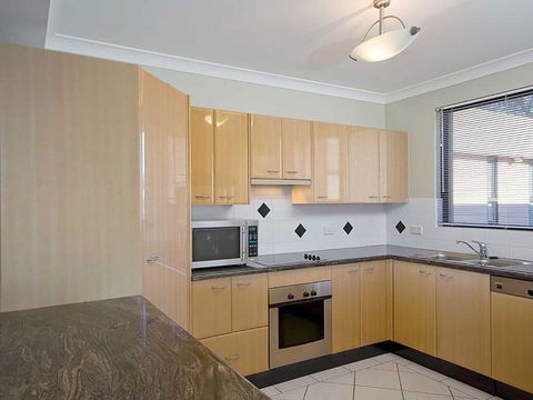 1 'Seaside Splendour' 137 Soldiers Point Road - Beautiful Unit On The Waterfront - Kingaroy Accommodation 2