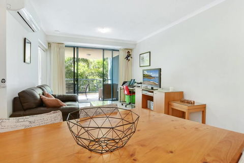 1 Bedroom - Private Managed Resort Pool And Beach - Alex - Kingaroy Accommodation 3