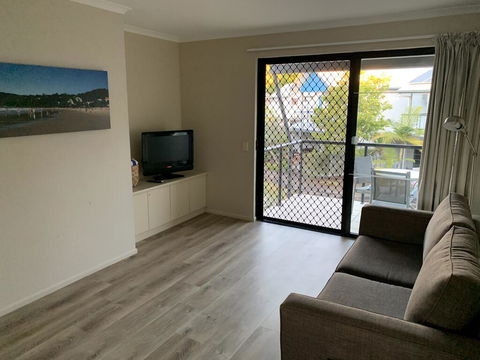 1 Bedroom Unit In 4 Star Tropical Resort In Noosaville - Kingaroy Accommodation 3