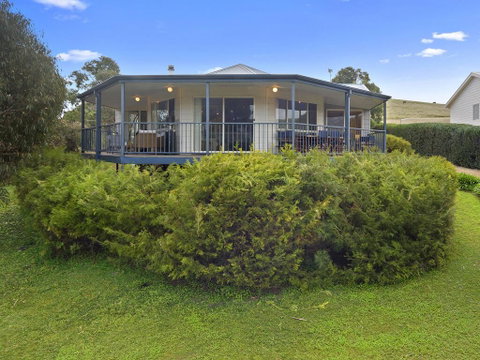 1 Bennett Court - Kingaroy Accommodation 0