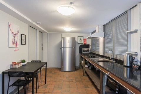 1 Double Quaint Grannyflat Private Room Near Public Transport - SHAREHOUSE - Kingaroy Accommodation 2