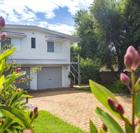 11 Riley St - Stylishly Modern - Kingaroy Accommodation