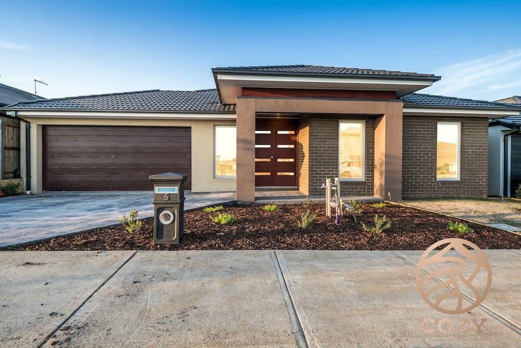 Melton South VIC Kingaroy Accommodation