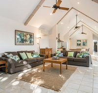 12 Childe Street Byron Bay - Absolute Belongil Summerhouse - Kingaroy Accommodation