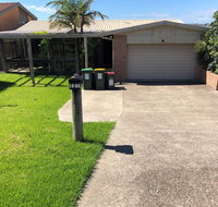 121 Montague Avenue Kianga - Kingaroy Accommodation