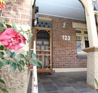 123 Hill St Heart of Orange Double Brick - Kingaroy Accommodation