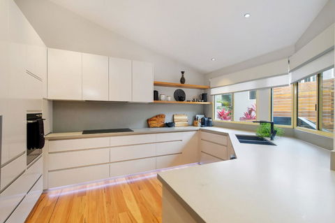 131 Pacific Drive, Port Macquarie - Kingaroy Accommodation 3