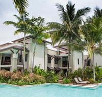131 Sea Temple Luxury Swimout Apt. - Kingaroy Accommodation