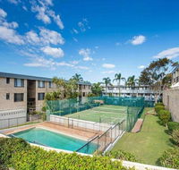 14 'THE DUNES' 38 MARINE DR - LARGE UNIT WITH POOL TENNIS COURT AND DIRECTLY ACROSS FROM FINGAL - Kingaroy Accommodation