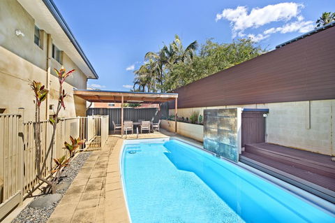 143 Matthew Flinders Drive, Port Macquarie - Kingaroy Accommodation 2
