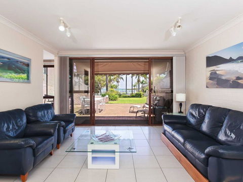 16 'The Moorings' 4 Cromarty Road - Waterfront Property With Pool & Air Conditioning - Kingaroy Accommodation 0
