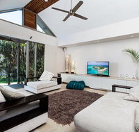 18A Childe Street Belongil Beach - Belongil Beach Pavilion House - Kingaroy Accommodation