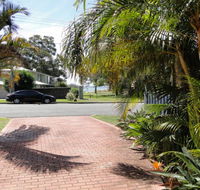 2 'Copacabana' 61 Sandy Point Road - cute unit with water views from the balcony - Kingaroy Accommodation