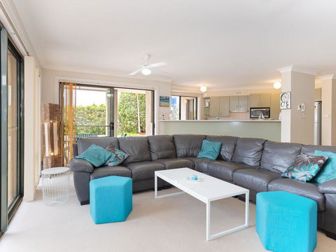 2 'Peninsula Waters' - Three Bedroom Unit With Spacious Private Courtyard & WIFI - Kingaroy Accommodation 1