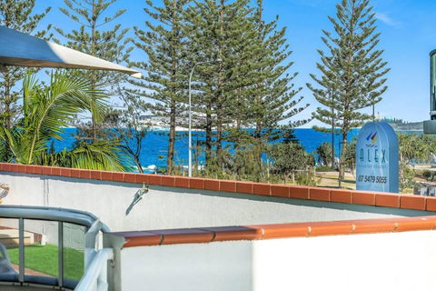 2 Bedroom Alex Unit - Ocean, Pool And Park Views - Kingaroy Accommodation 3