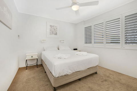 2 Bedroom Top Floor Unit - Ocean Views And Pool - Kingaroy Accommodation 2