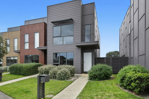 2 Bedroom Townhouse - Family & Corporate Bookings Only - Kingaroy Accommodation 3