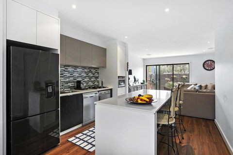2 Bedroom Townhouse - Family & Corporate Bookings Only - Kingaroy Accommodation 0