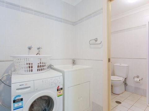 2/141A Soldiers Point Road - Large Waterfront Duplex Across From The Bowling Club - Kingaroy Accommodation 3