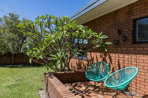 235 Mitchell Parade, Mollymook - Kingaroy Accommodation 2