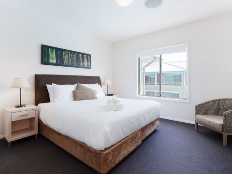 245 'Pacific Blue', 265 Sandy Point Rd - Air Conditioned Unit With Resort Facilities And Linen Supplied - Kingaroy Accommodation 1