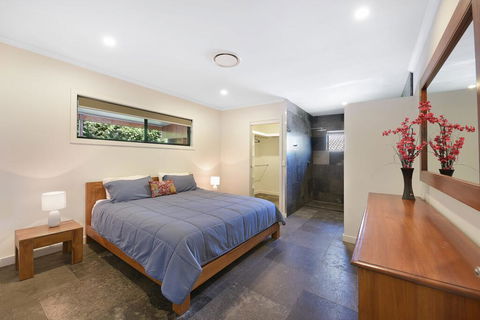 250 David Low Way, Peregian Beach - Kingaroy Accommodation 2