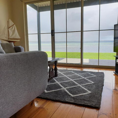 Blue Seas - Beach Front Living - Kingaroy Accommodation 0