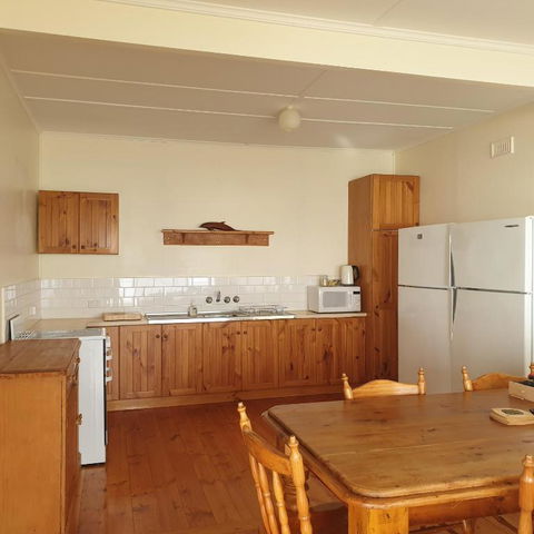 Blue Seas - Beach Front Living - Kingaroy Accommodation 1