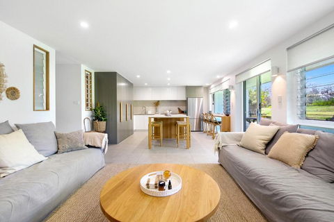 Caba Del Sol, 3 Bed Beachfront Escape - Kingaroy Accommodation 0