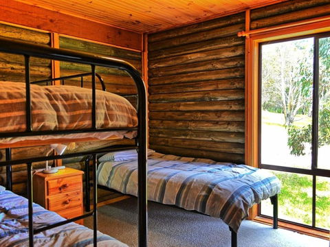 Cabin 1 - Snowy Accommodation - Kingaroy Accommodation 3