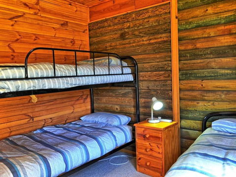 Cabin 1 - Snowy Accommodation - Kingaroy Accommodation 4